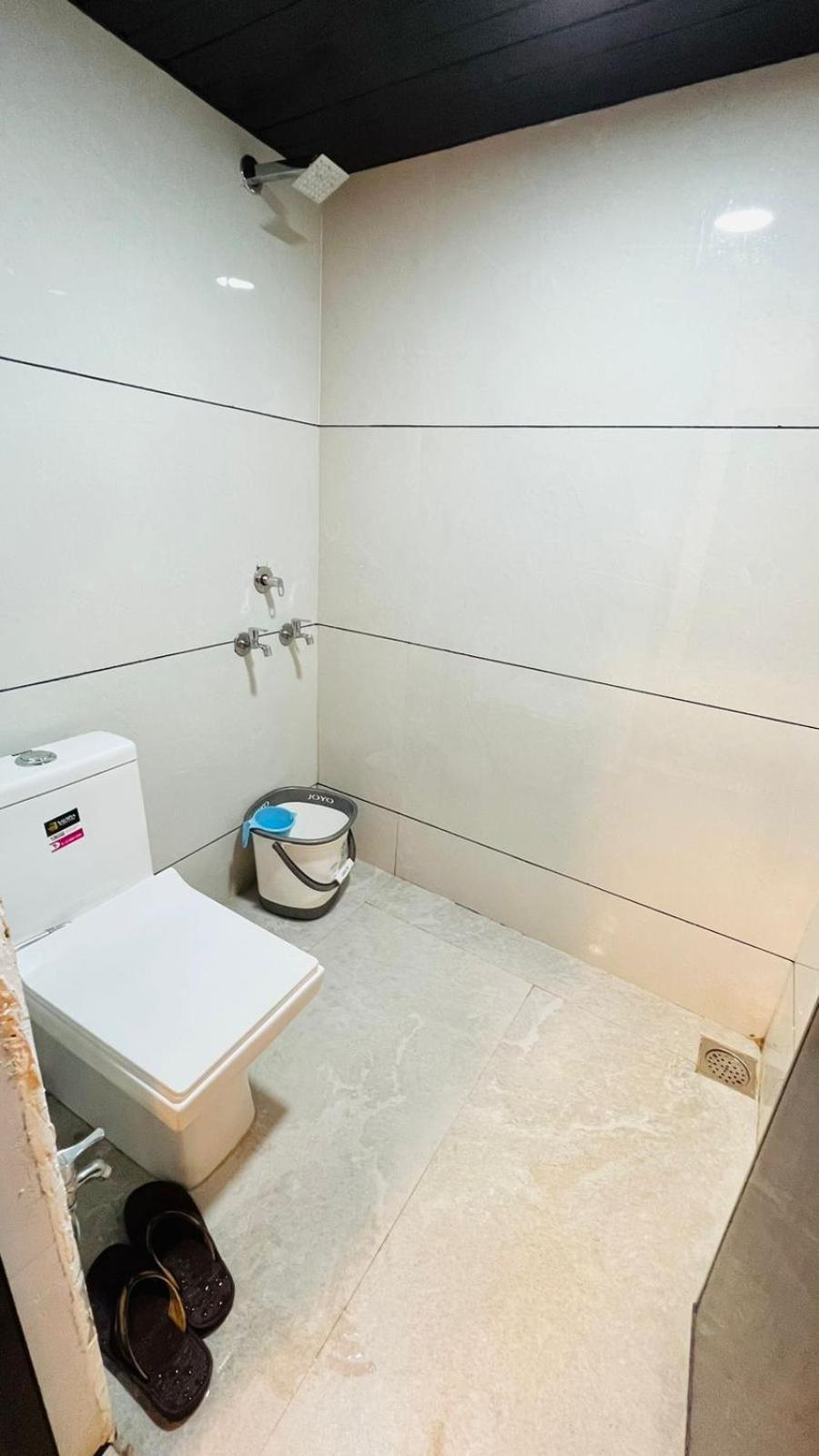 אויאיין Pallav Guest House מראה חיצוני תמונה
